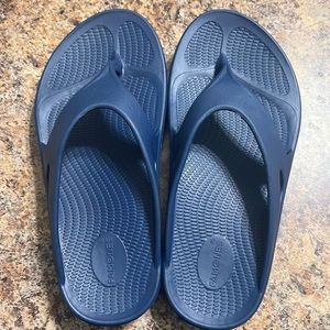 Famones Blue Shoe Women Size 8